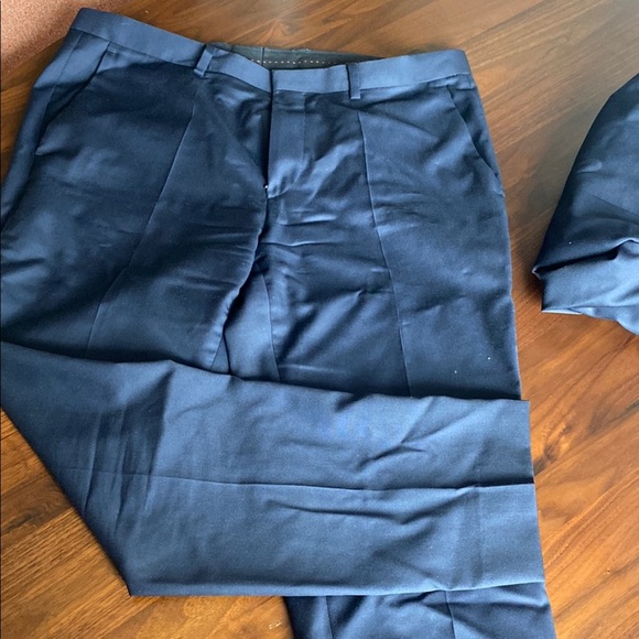 HUGO - Men's Navy Suit - 40S - extra slim soft construction - Picture 6 of 8